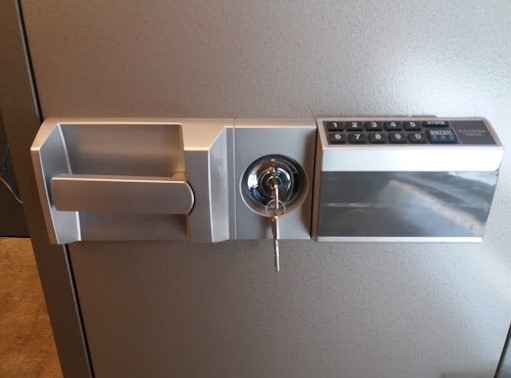 6c3e301f011cfefc0b88a9d8b9a1803a.jpg 도박에 도자도 모르던 촌놈이... 단편