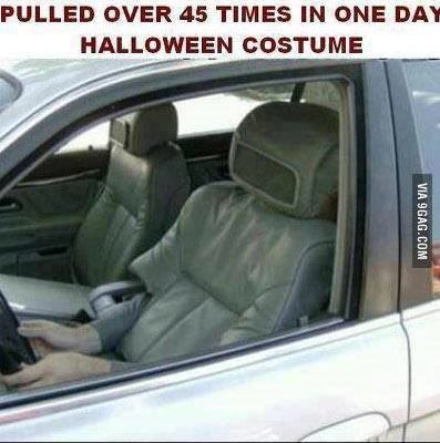 경찰한테 하루 45번 잡힌 할로윈 복장