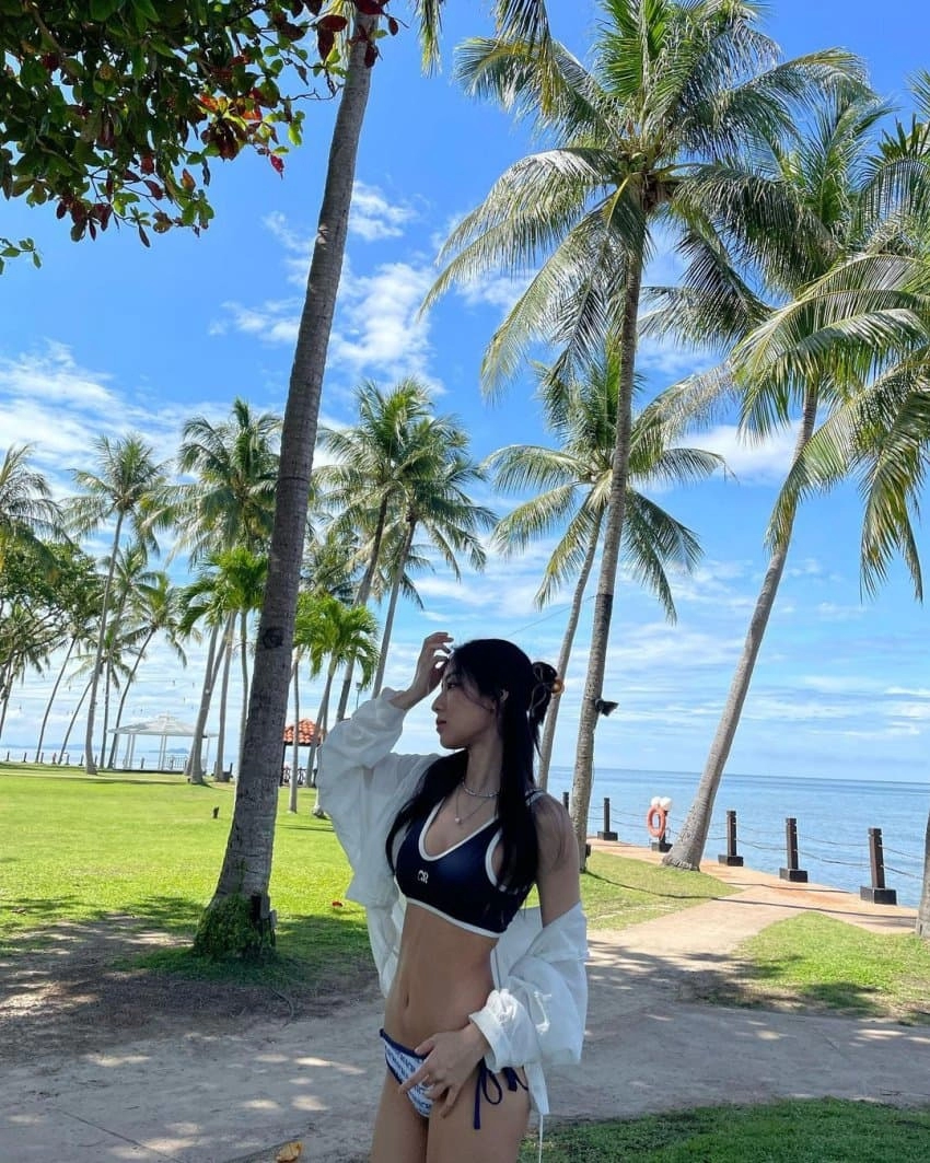 배우 강민아 비키니