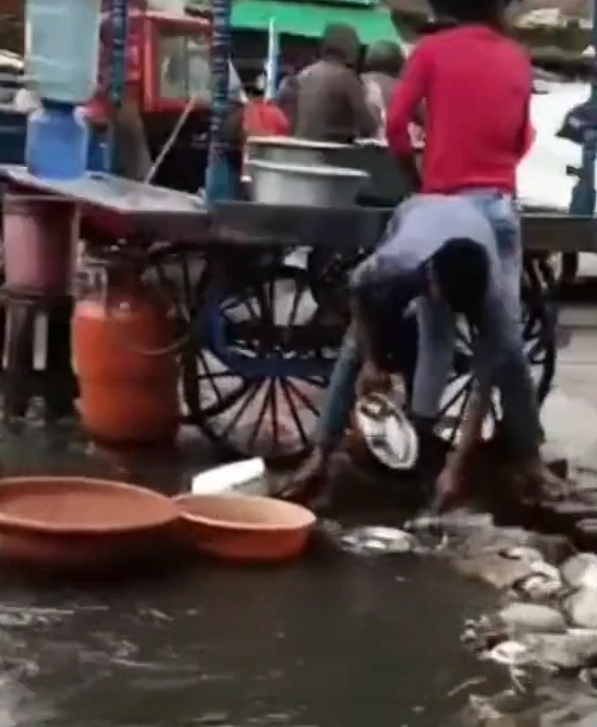 인도에서 길거리음식 절대 먹으면 안되는 이유