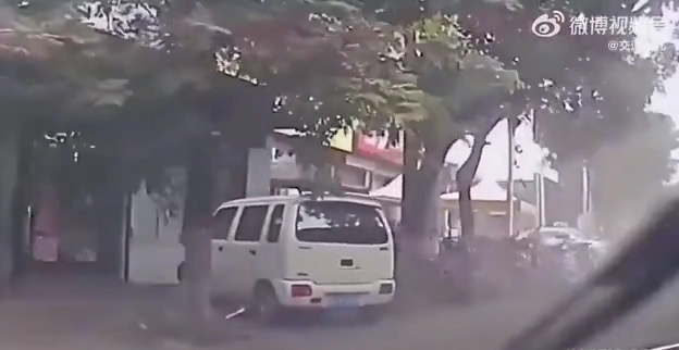 중국에서 일어난 미친 트럭사고 ㄷㄷㄷ