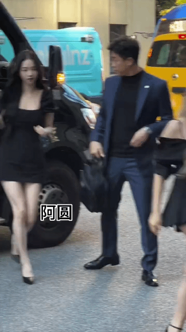 실물이 더 색기 넘치는 카리나 몸매 움짤