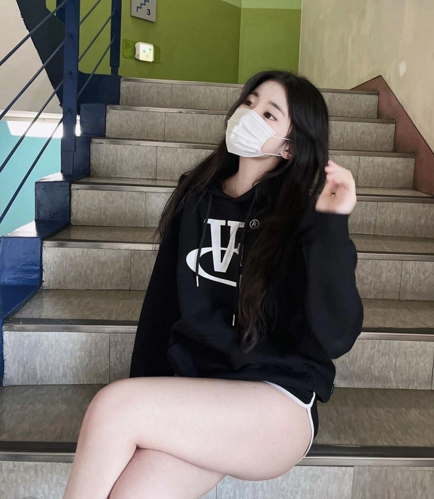 싱싱한 20대의 돌핀팬츠 허벅지 모음