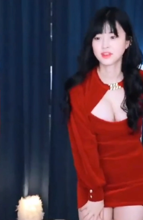 문월 노브라 댄스 꼭지 보일것 같아.. ㄷㄷㄷ