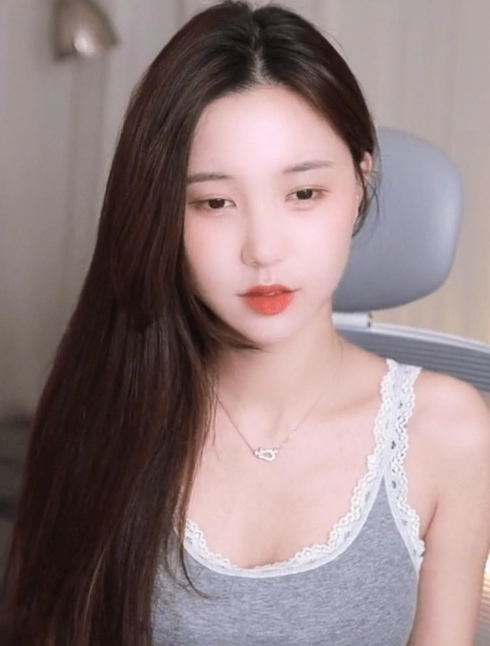 헐벗은채 복근 자랑하는 bj화정