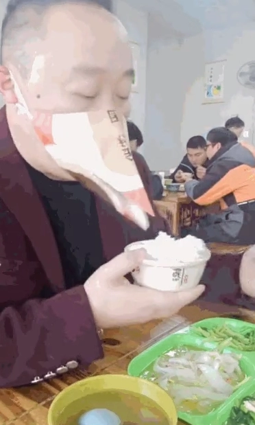 짱개식 새부리형 마스크 ㅋㅋㅋㅋ