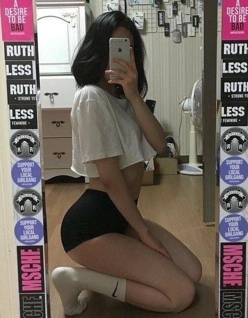 싱싱한 20대의 돌핀팬츠 허벅지 모음