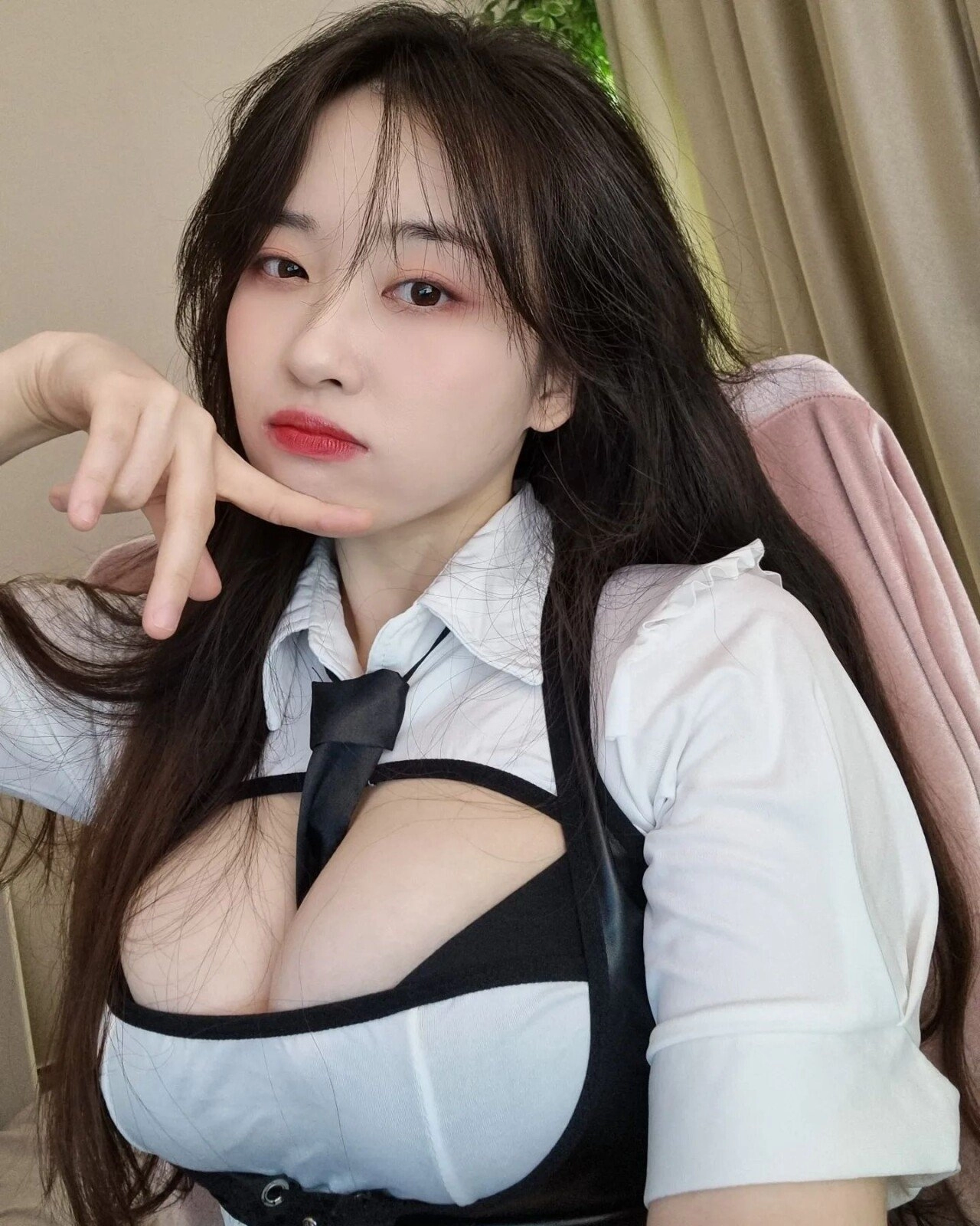 소람잉 터질듯한 가슴 ㄷㄷ