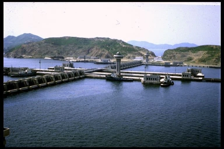 북한을 패망으로 몰고간 3대 개뻘짓.jpg