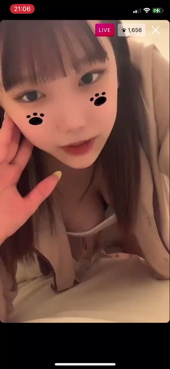 인스타 라이브 하다가 실수(?)로 꼭지 노출한 인플루언서