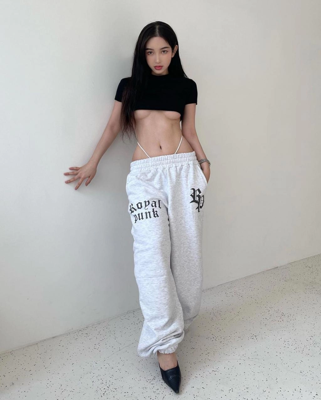 대놓고 꼭지 보여주는 여캠