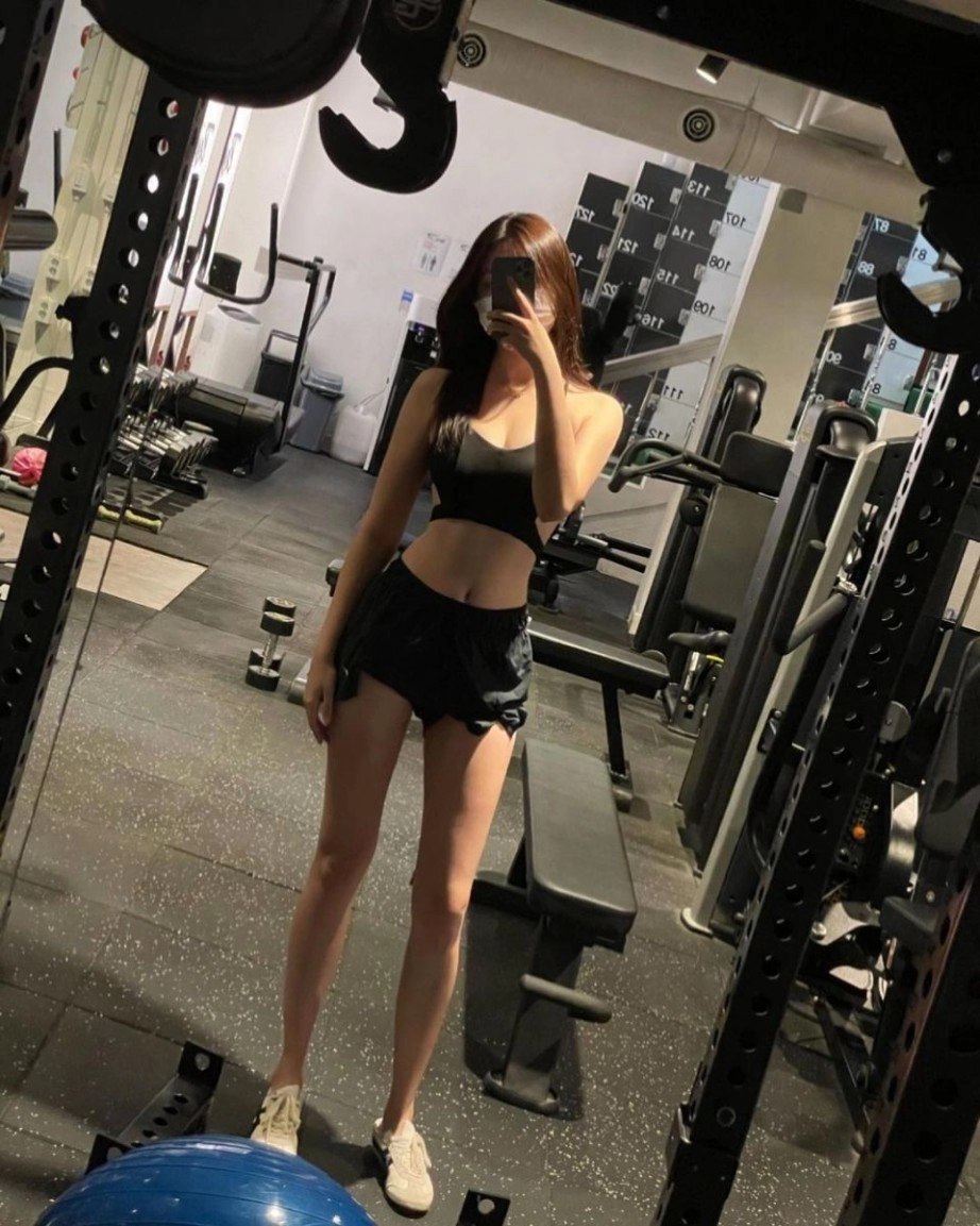 몸매 비율 좋은 슬랜더 인스타녀