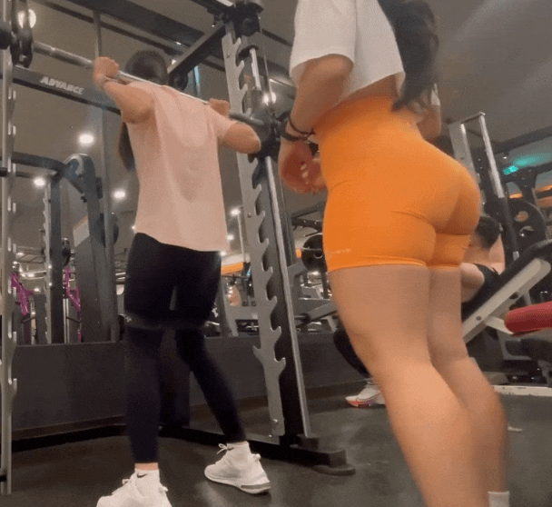 광안리에 뜬 탈아시안 뒤태 트레이너 ㄷㄷ