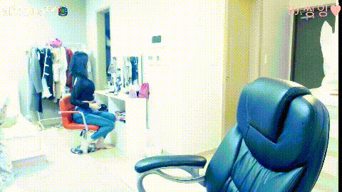 방송켜진줄 모르고 남친 자지 빠는 여캠