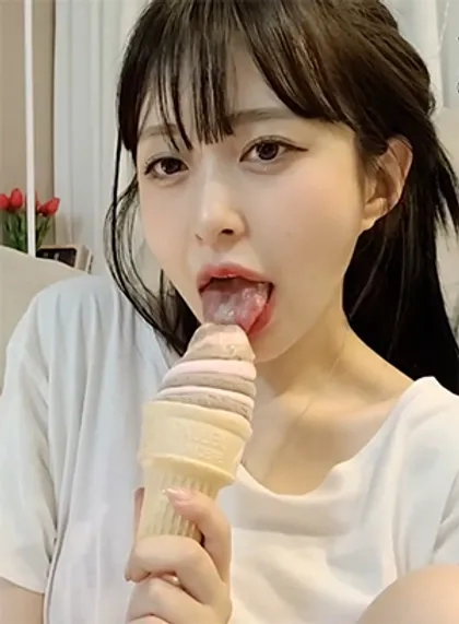 혀놀림이 남다른 여캠