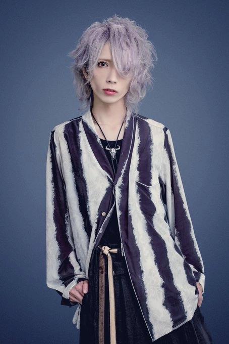 일본에서 유명 호스트 - 폭행으로 체포