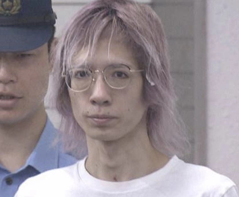 일본에서 유명 호스트 - 폭행으로 체포