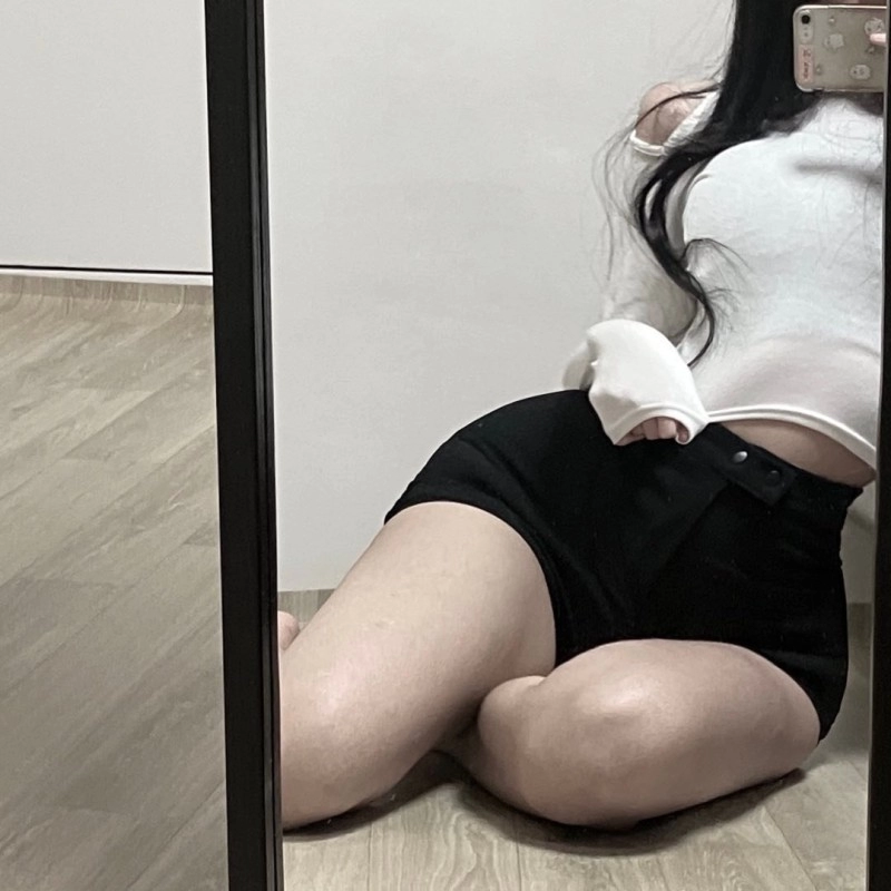 골반이 아주 넓은 여고생