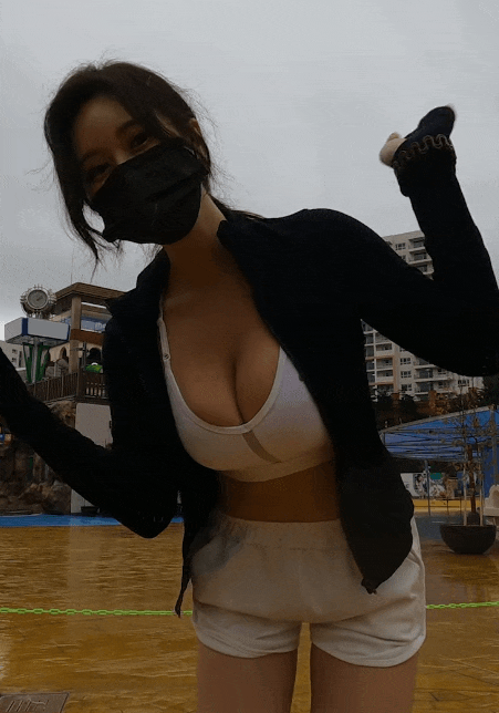 미대 출신 H컵 여캠