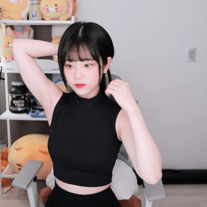 쵸단 19호룩 입고 섹스어필