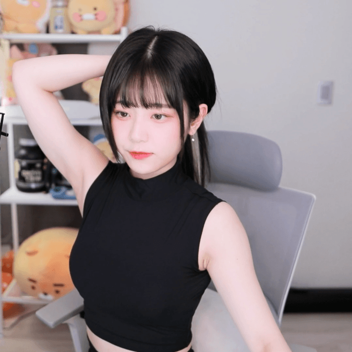 쵸단 19호룩 입고 섹스어필