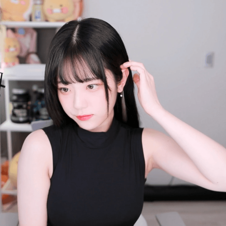 쵸단 19호룩 입고 섹스어필