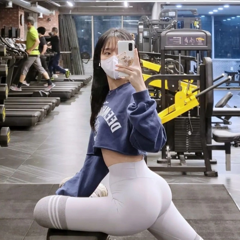 헬스 하는 여대생 레깅스 몸매