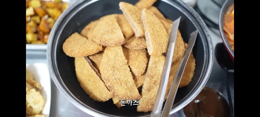 현재 수도권에 유일하게 남아있다는 4천원대 한식뷔페