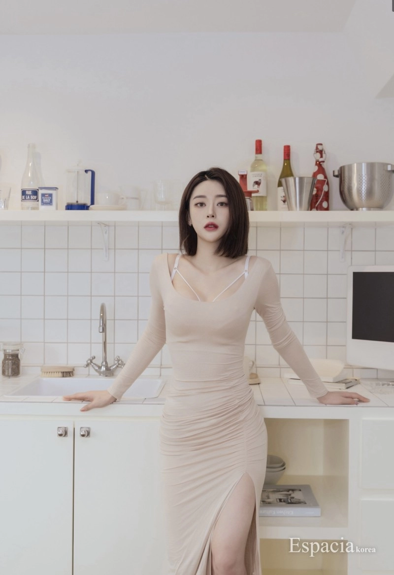 유튜버 라희 19금 웹화보 ㄲㅈ 노출