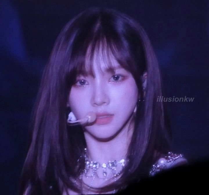 중단발로 바꾼 카리나