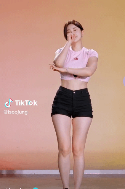 남자들이 원하는 육덕몸매의 정석 엘수정