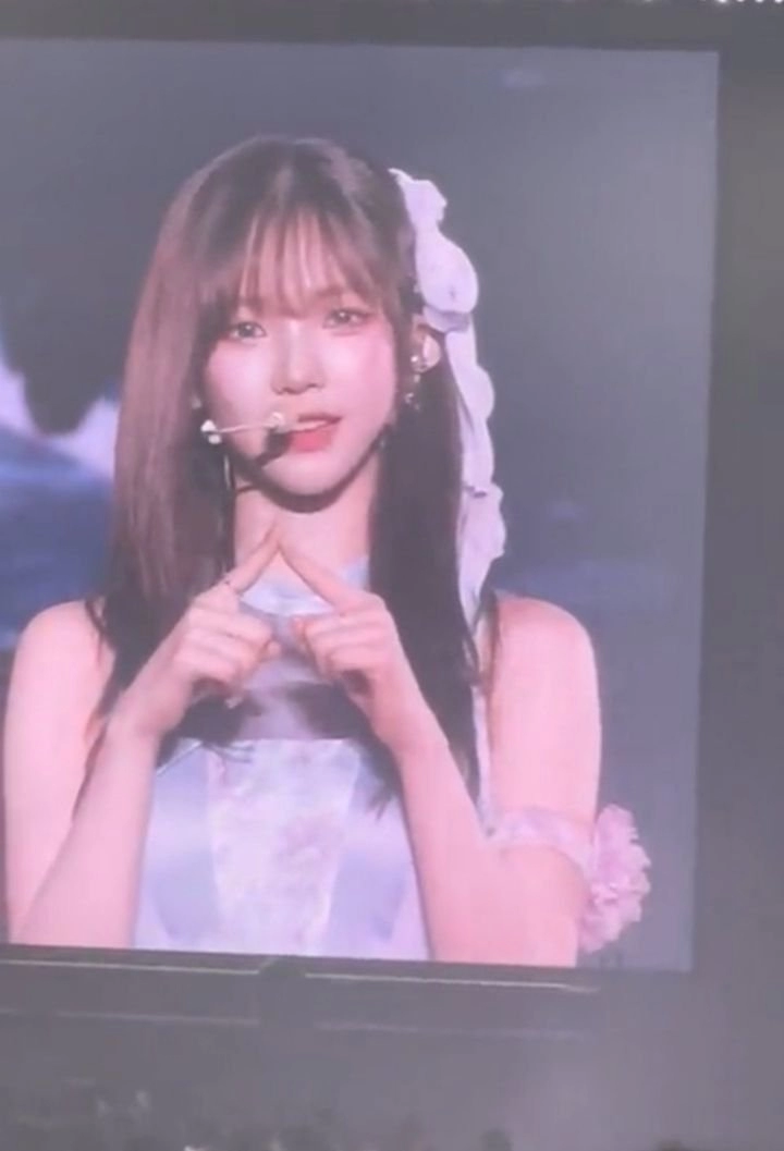 중단발로 바꾼 카리나