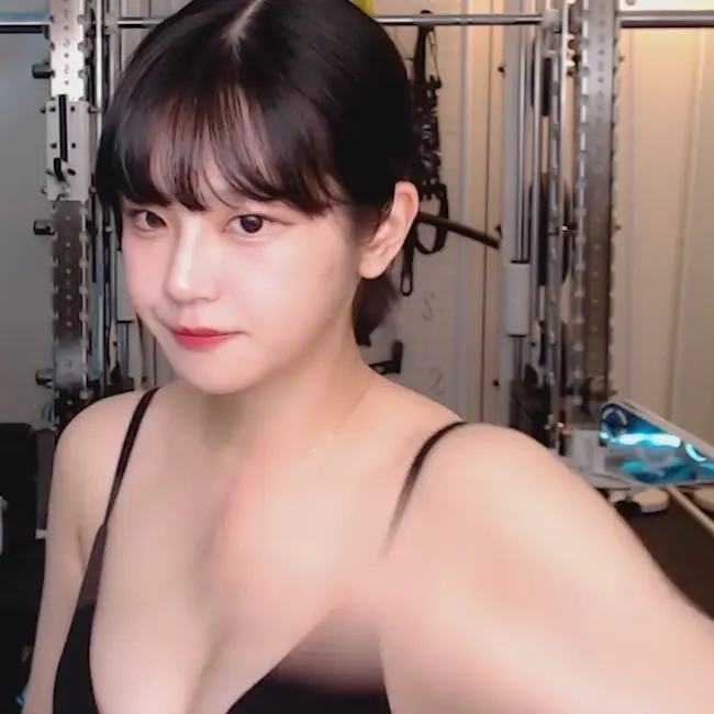 육감적인 쵸단 야드랑이