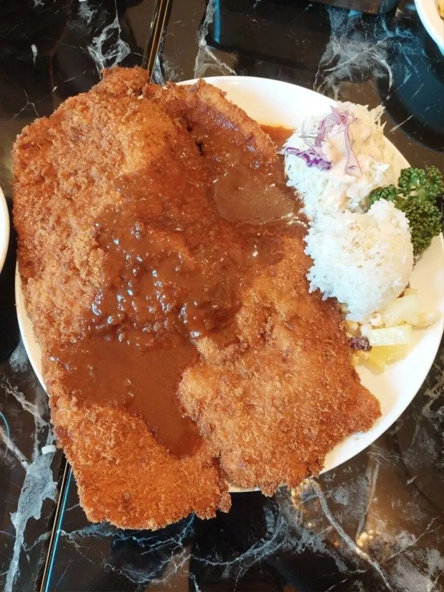 최근 오픈한 쯔양 돈까스집