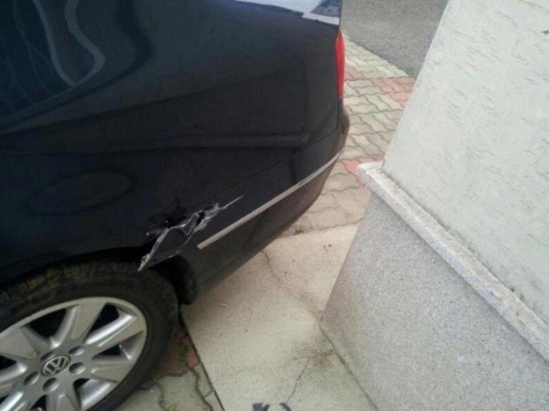 남자친구 차를 뿌셨어요...