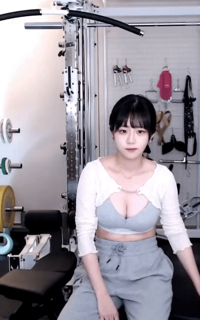 가슴 어필하는 쵸단