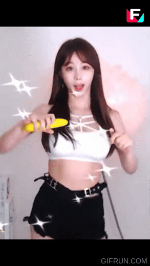 들고 잇는 바나나는 어디에 쓸까?설마 거기에?!