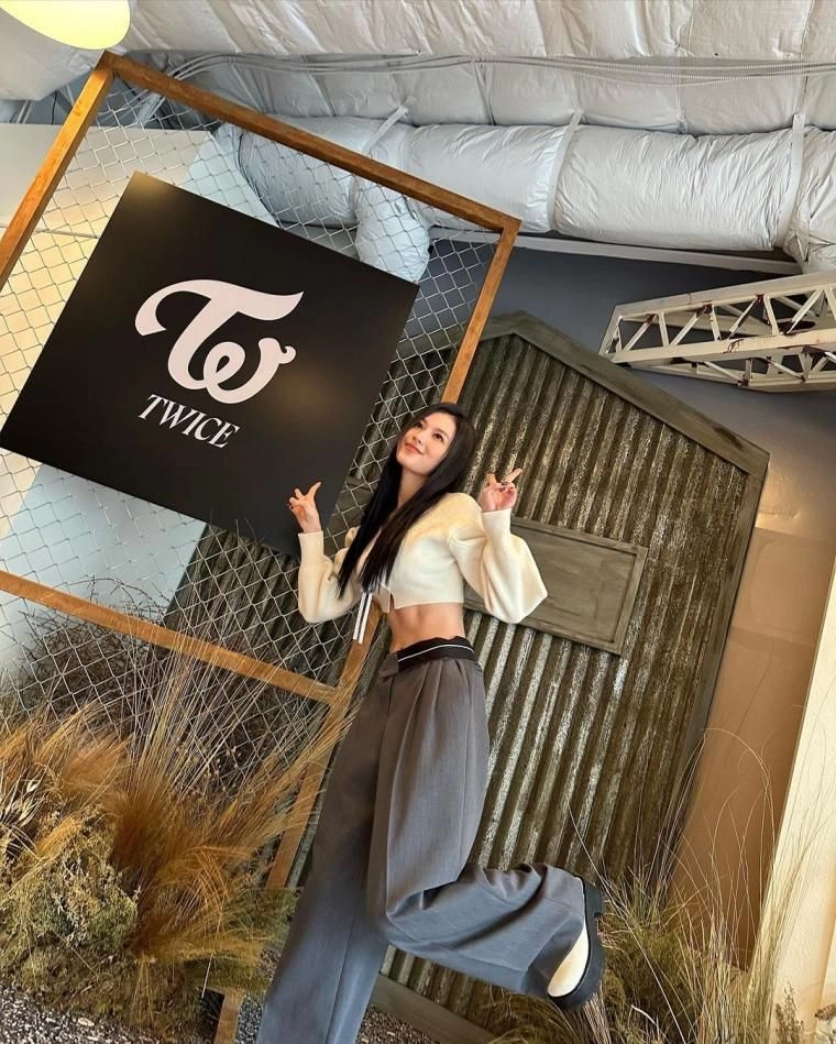 운동 열심히 한다는 사나 몸매