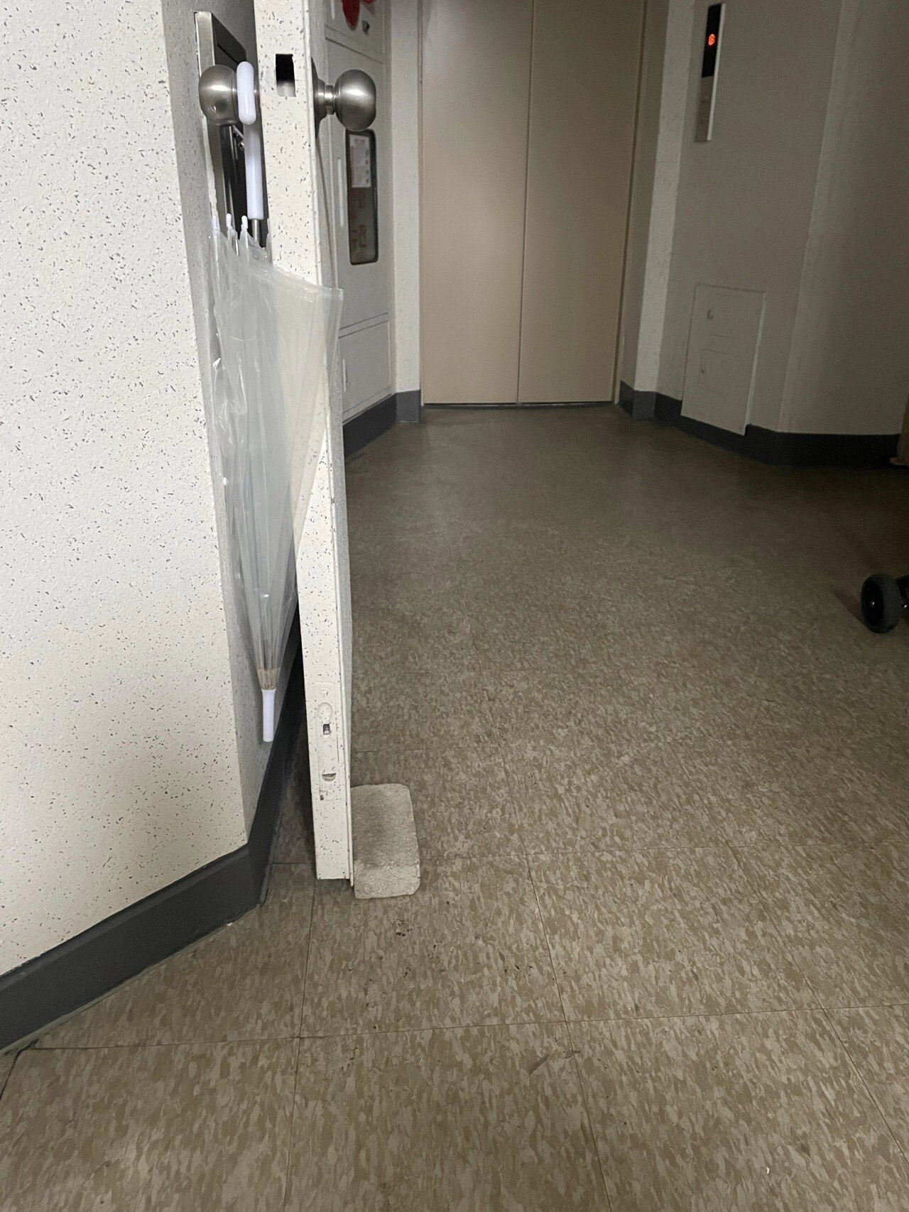 퇴사했는데 도와달래서 옴