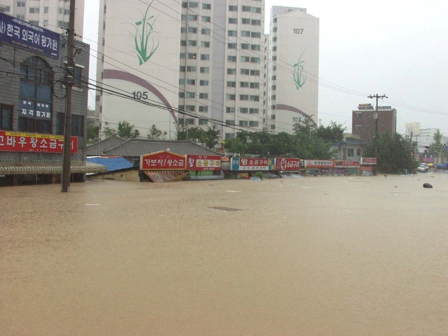 강릉을 물바다로 만들었던 2002년 태풍 루사