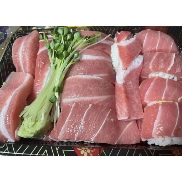 초밥 시켰는데 사진이랑 너무 차이남