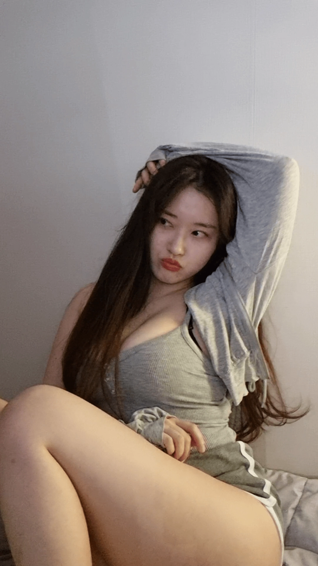 소람잉 침대위 육덕 몸매 자랑