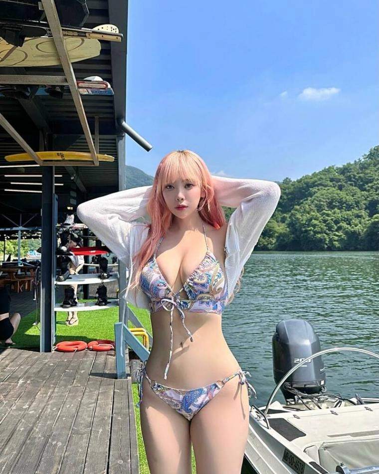 퀸다미 가슴 자랑