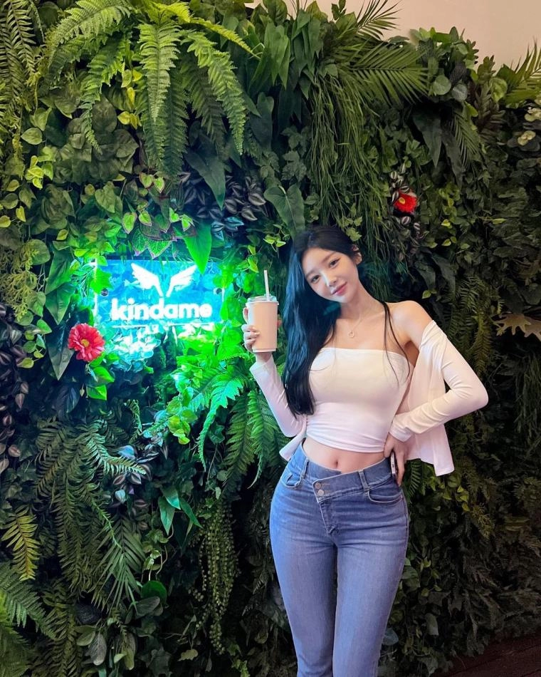 골반이 돋보이는 bj금화 평상시 몸매