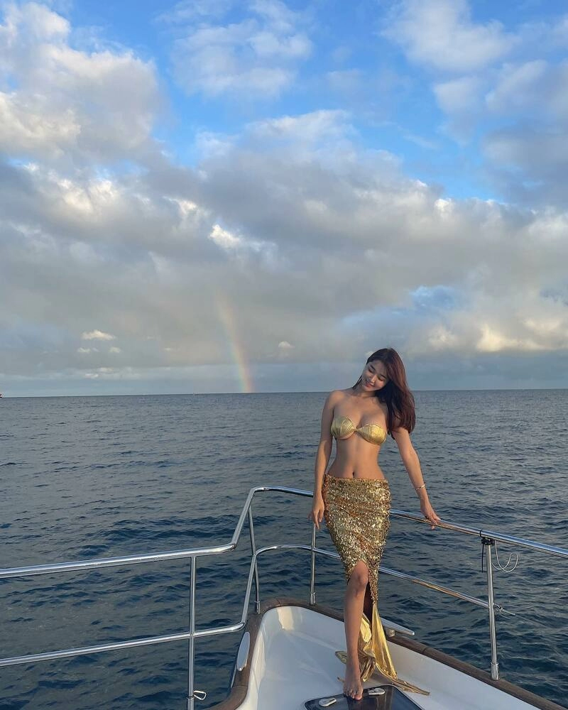 오또맘 요트 위에서 언더붑 비키니