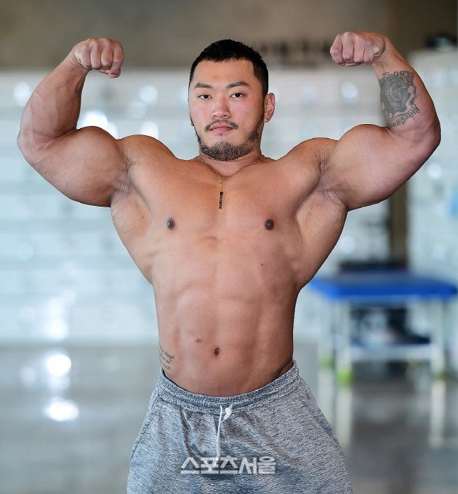 스테로이드랑 마약 팔다가 징역 5년뜬 보디빌더