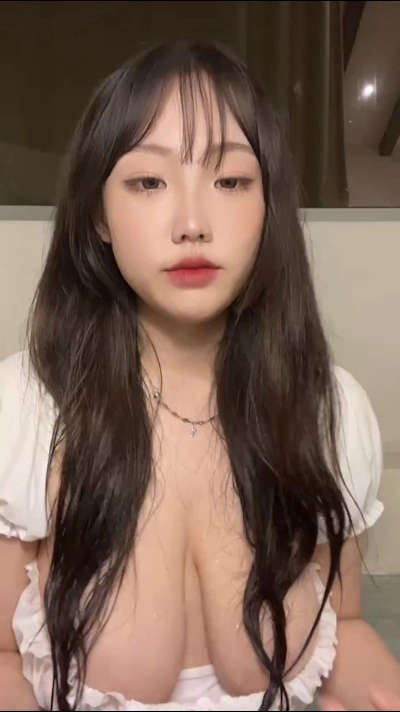 기무세딘 유륜 다 보이는 비키니