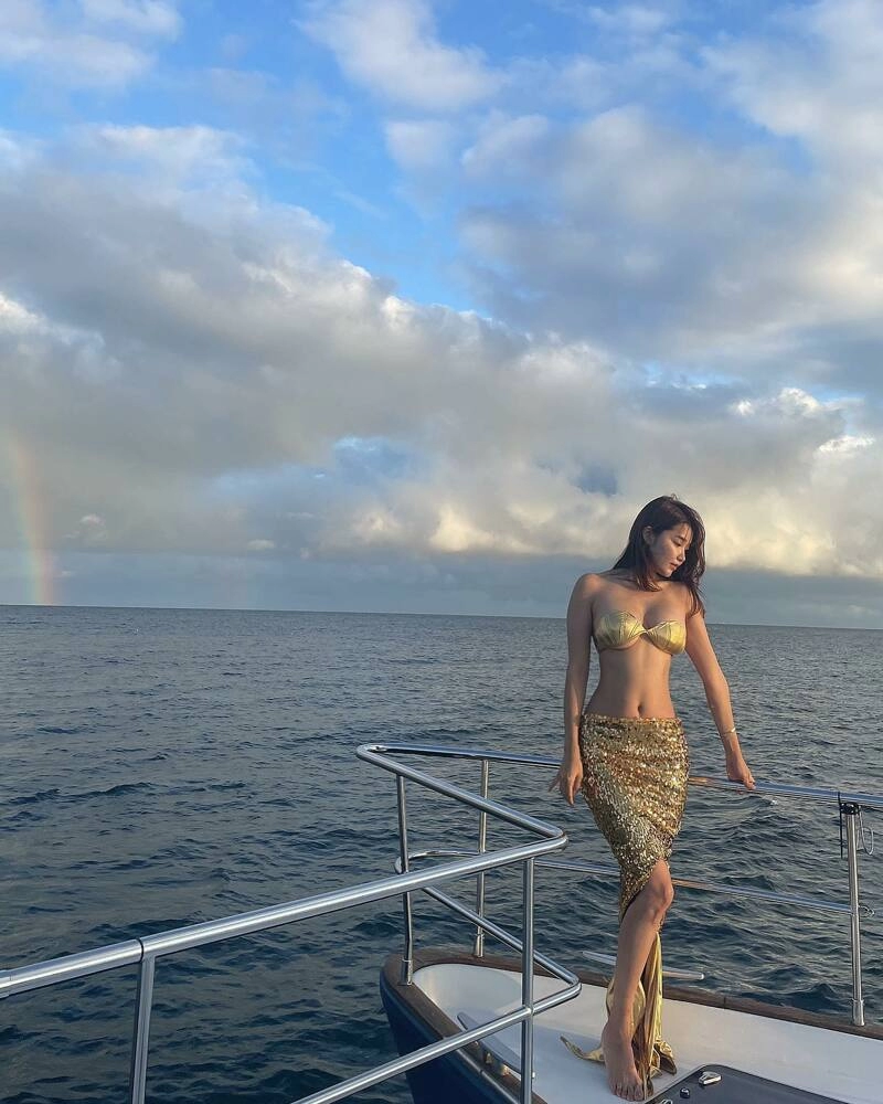 오또맘 요트 위에서 언더붑 비키니