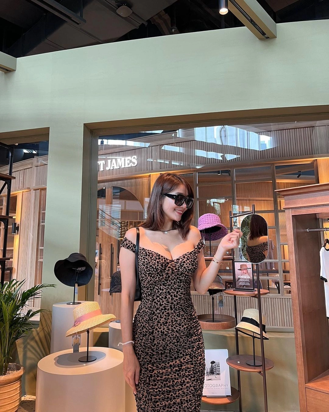 신도시 미시의 정석 오또맘 색기 좔좔 흐르는 몸매