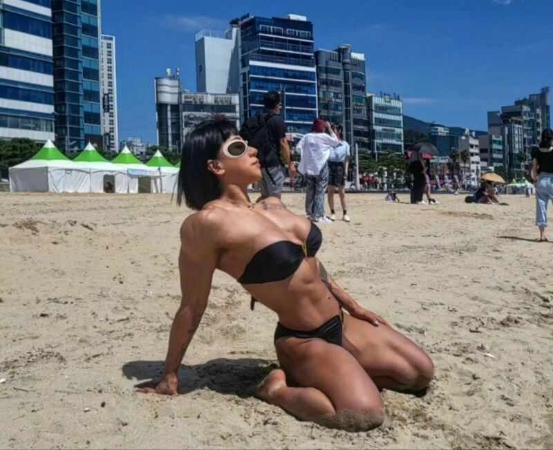 호불호 갈리는 광안리 비키니 누나